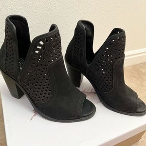 Jessica Simpson black booties